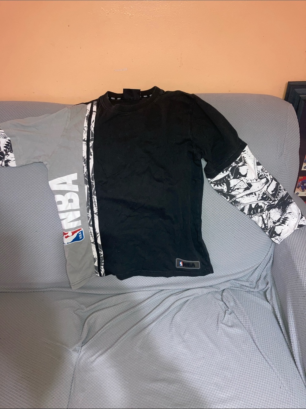 NBA Men's Black & Gray Long Sleeve Graphic Panel Shirt
